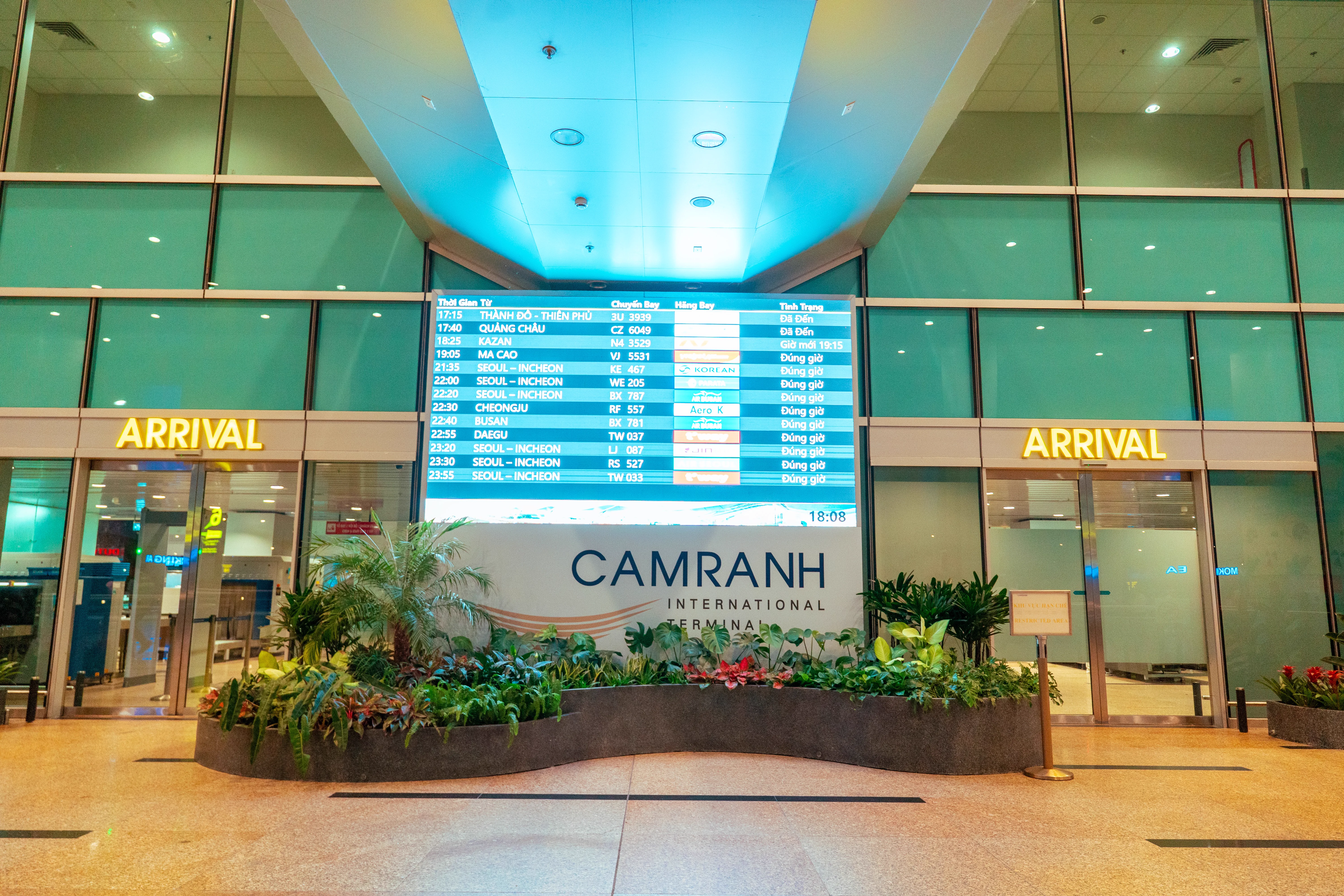 Public arrival area